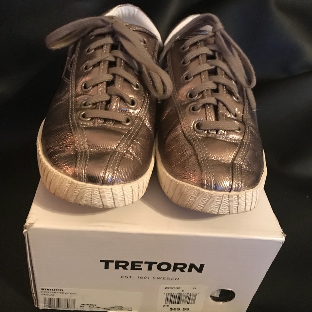 Tretorn pewter size 6